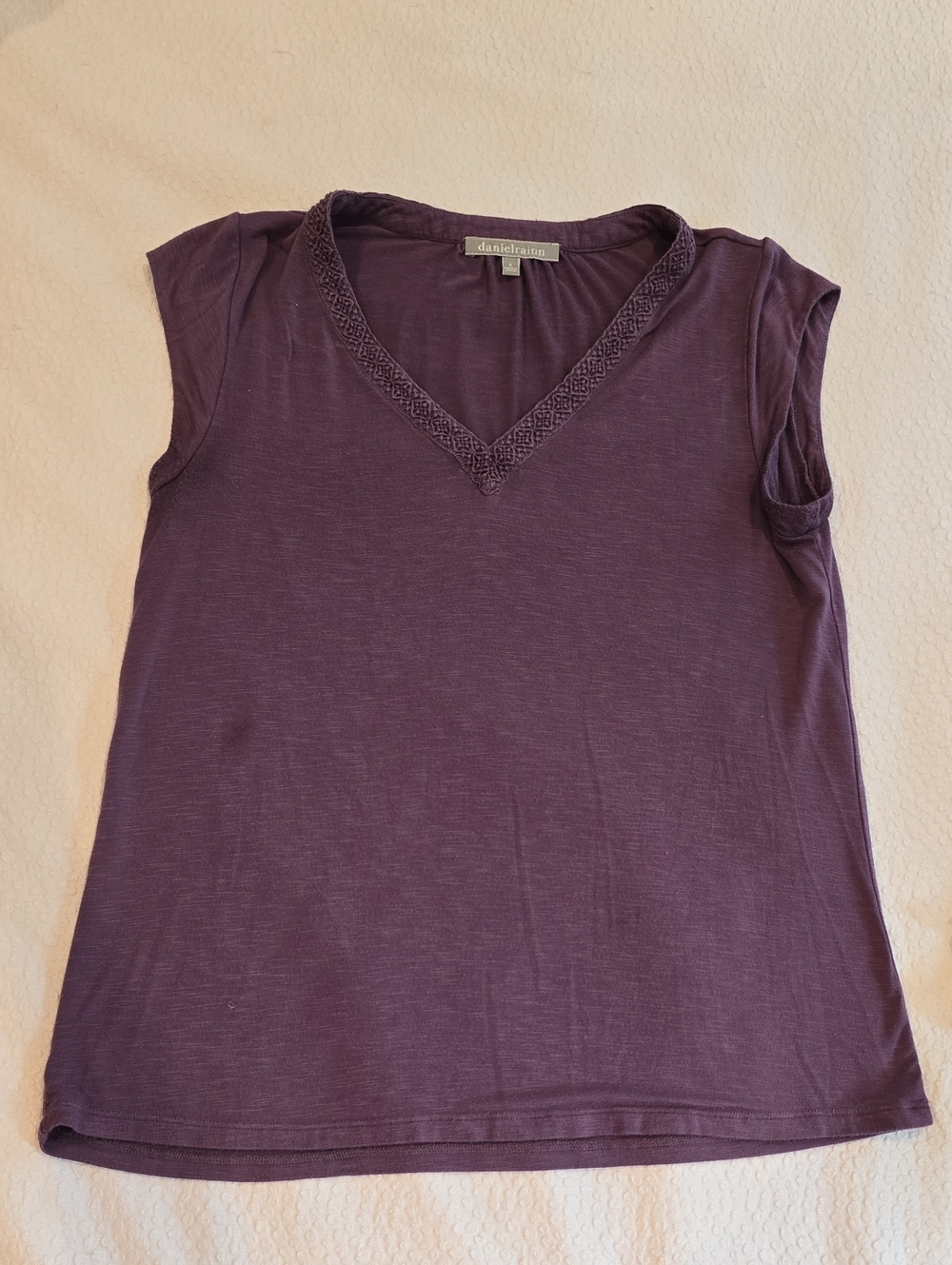 Daniel Rainn Plum V-Neck Cap Sleeve Tank Top